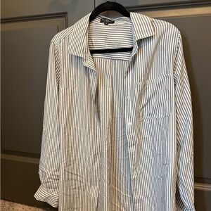 Velvet Heart Women's Striped Button Down Shirt - White & Blue